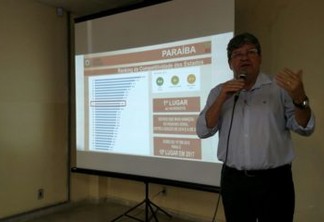 João Azevedo visita obras em cidades do Cariri e participa de palestra sobre educação