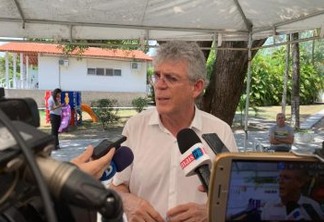 Ricardo Coutinho informa que o que tem 'de concreto' após é reassumir trabalho na UFPB: 'Estou de licença desde 1999' - VEJA VÍDEOS