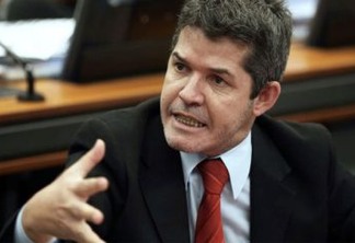 Deputado acusa Bolsonaro de ter usado Moro e não ter aplicado práticas de combate à corrupção - OUÇA