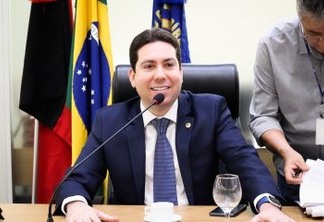 Projeto de Felipe Leitão obriga Estado e municípios a divulgarem dados da Covid-19 em tempo real