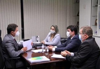 Eduardo participa de reuniões no Palácio do Planalto e com o vice-presidente do Senado em busca de recursos para municípios