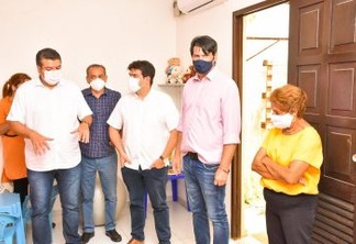 Eduardo visita Centro Dia e destaca compromisso do prefeito Cícero Lucena no cuidado das pessoas com microcefalia