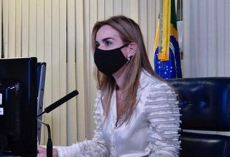 Daniella Ribeiro reforça necessidade de compra de vacinas para frear mortes pela Covid-19 no Brasil