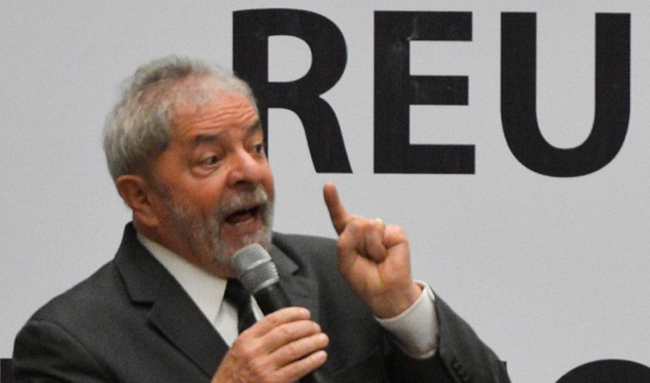 Brasília - O ex-presidente Luiz Inácio Lula da Silva participa da Reunião do Diretório Nacional do PT, que ocorre no Centro de Convenções Brasil 21, zona central de Brasília (Antonio Cruz/Agência Brasil)