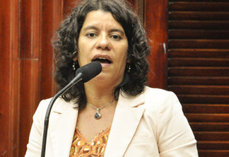 Estela defende aliança com PT e cobra pedido de desculpas de Eduardo Cunha