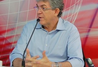 Governador critica Cássio e dispara: 'Ele nunca apresentou projeto de convivência com a seca'