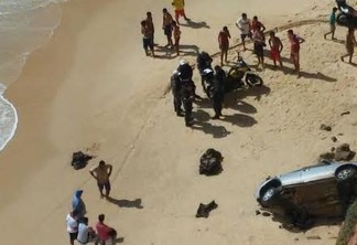 MERGULHO PARA A MORTE: Carro cai de penhasco em Tabatinga e motorista morre