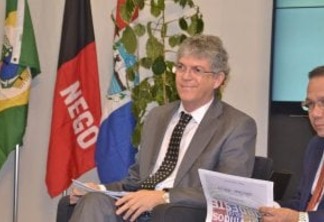 Reunião com governadores: Ricardo Coutinho defende ações de convivência com a seca