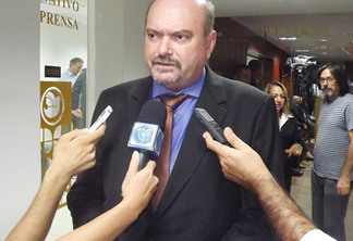 Jeová Campos lamenta saída de João Azevedo da disputa eleitoral