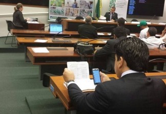 Aliado de Cunha participa de articulação para esvaziar Conselho