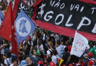 20/08/2015- São Paulo- SP, Brasil- Manifestação contra o impeachment de Dilma, no Largo da Batata, em São Paulo. Foto: Paulo Pinto/ Agência PT