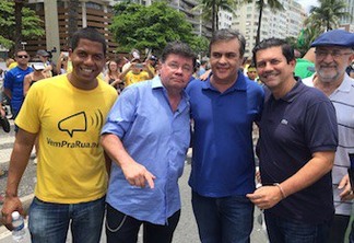 Veja Vídeo - AUSENTE DA PARAÍBA CÁSSIO PROTESTA NO RIO DE JANEIRO. "Ele estaria querendo mudar de domicílio eleitoral ? " Indaga pres. do PSB