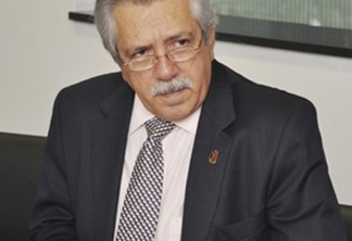 Ricardo pede suspeição de tio de Cássio Cunha Lima da relatoria de contas de 201