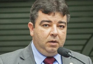 Artur Filho reassume mandato na ALPB depois de 121 de licença