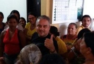 Renato Mendes se emociona ao ‘passar o bastão’ para Branco Mendes disputar prefeitura de Alhandra