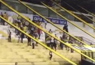 Torcedores do Criciúma ironizam acidente da Chapecoense durante jogo