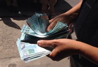 Vereadores de Santa Rita torram dinheiro público enquanto os servidores brigam pra receber salários atrasados