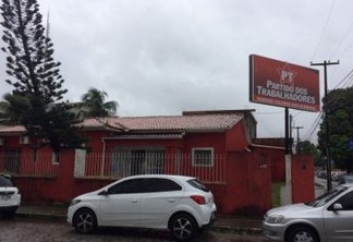 Sede do PT da Paraíba é depredada; presidente vê 'atentado político'