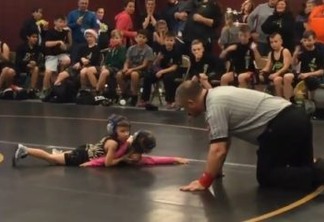 VEJA VÍDEO: Menino de 2 anos invade competição de luta para “salvar” a irmã