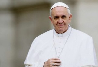 Papa terá encontro com vítimas de abuso sexual durante viagem à Irlanda, diz Vaticano