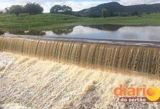 CHEIA NO SERTÃO: Açudes transbordam após chuvas na região de Sousa