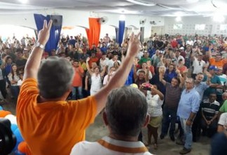PRÉ-CAMPANHA: João Azevedo se reúne com lideranças políticas no sertão paraibano