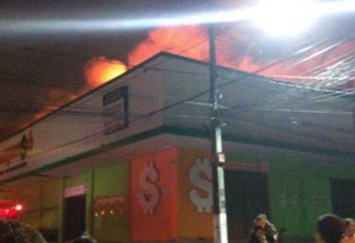 VEJA VÍDEO: Incêndio atinge supermercado em Campina Grande