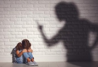 Terapeuta fala da mãe narcisista: "Ela tentou me matar algumas vezes"
