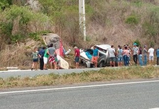 COLISÃO: Acidente envolvendo uma caminhonete deixa cinco pessoas feridas na Paraíba