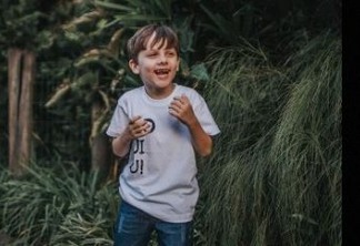 Menino com autismo severo fala nove idiomas com sete anos