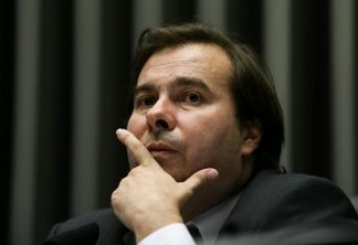 Rodrigo Maia critica decisões tomadas por Bolsonaro, 'Se eu pedir, ele vai fazer o contrário' - VEJA VÍDEO