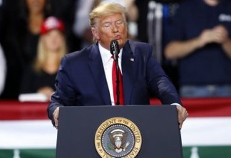 Trump diz estar 'se divertindo' com impeachment: 'Não estou preocupado'