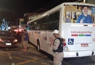 ACIDENTE: Colisão entre carro e ônibus deixa uma pessoa ferida em João Pessoa