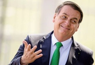 Bolsonaro afirma que equipe econômica prepara novo aumento do salário mínimo em 2020