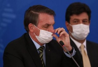 TRÉPLICA: Bolsonaro irá se submeter a terceiro teste de coronavírus após novos casos entre membros de comitiva