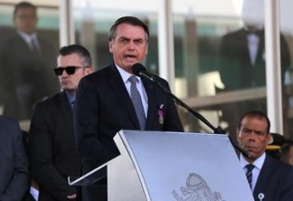 Bolsonaro anuncia diálogo com laboratórios para desenvolvimento de vacina contra covid-19
