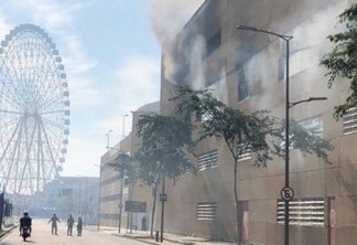 Incêndio atinge barracão da escola de samba Viradouro, campeã do carnaval 2020