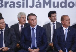 Presidente Jair Bolsonaro com os ministros durante cerimônia do 400 dias de governo. Sérgio Lima/Poder360 05.jan.2020