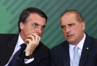 Bolsonaro confirma informação de Onyx Lorenzoni: 'Pazuello será ministro por muito tempo'