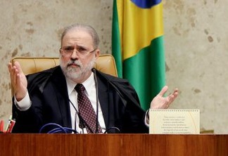 Em resposta a Cármen Lúcia, Aras diz que abriu investigação preliminar sobre live de Bolsonaro