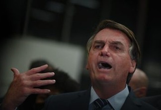 Bolsonaro entra com ação contra lockdown e toque de recolher em 3 estados
