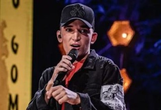 'PEDAÇO DE PECADO': cantor mais ouvido do país aprende música enquanto faz sucesso; OUÇA