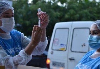 João Pessoa aplica terceira dose da vacina contra Covid-19 em idosos a partir de 61 anos nesta terça-feira