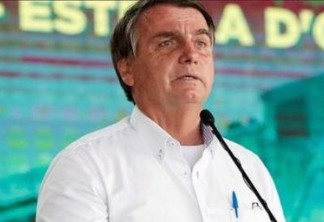 “Como eu posso aceitar o cartão vacinal se eu não tomei?", questiona Bolsonaro