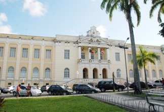 Justiça suspende pensão paga a ex-governadores paraibanos