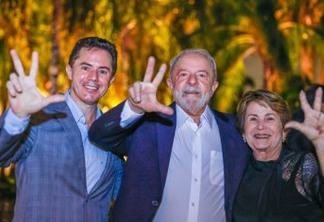 LULA COM SENADORES DO MDB: Veneziano diz que encontro foi bom e que estará com Lula novamente hoje - VEJA LISTA DOS PRESENTES