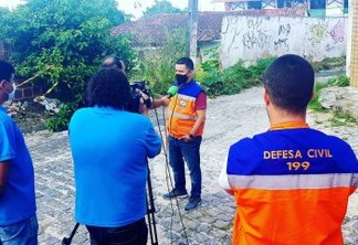 Risco de desabamento de muro leva Defesa Civil de Campina a interditar parcialmente a rua Siqueira Campos