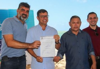 CABEDELO: prefeito assina Ordem de Serviço para obras de urbanização da orla de Ponta de Matos