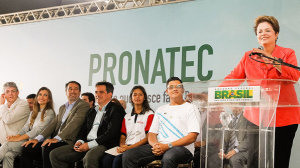 brasil-politica-pronatec-dilma-20140516-003-size-598