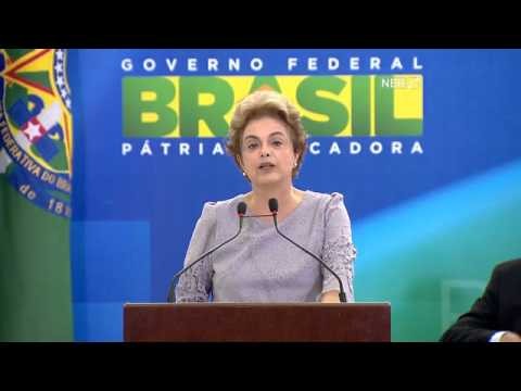 VEJA VÍDEO: Dilma faz pronunciamento após reunião com juristas